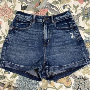 AE highest rise mom short